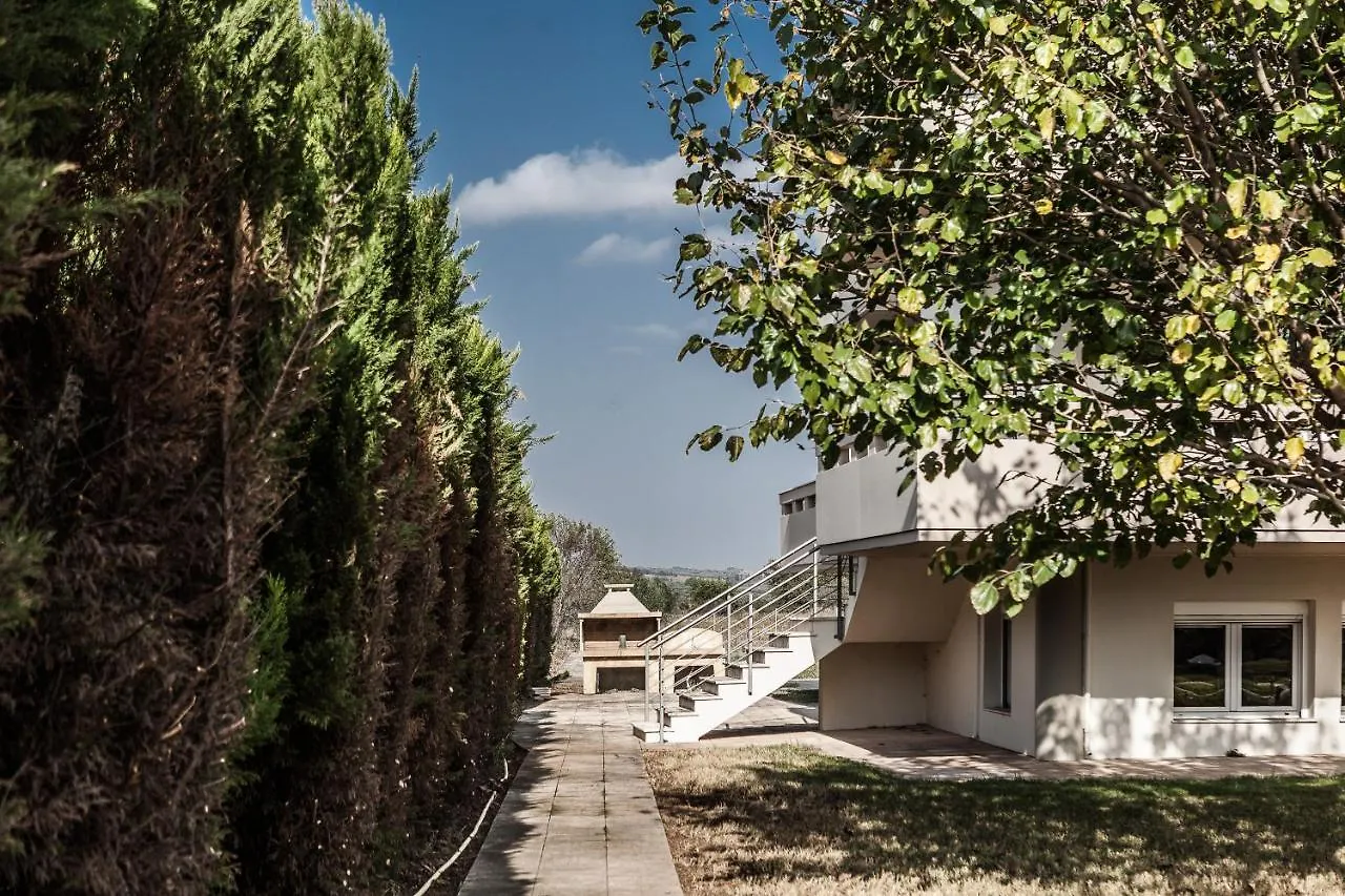 Μodern Apartment With Big Garden 에파노미